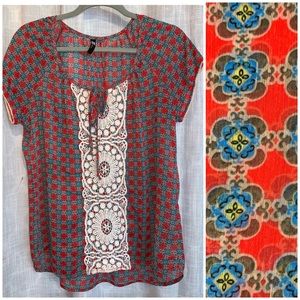 KUT from the Kloth Crochet trim Short sleeve Peasant top; Women's LARGE